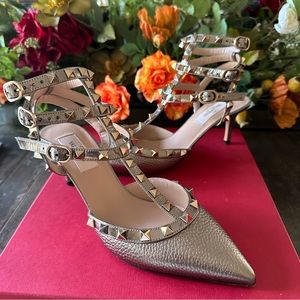 GREAT CONDITION VALENTINO Studded/Strappy Pumps - size 6.5